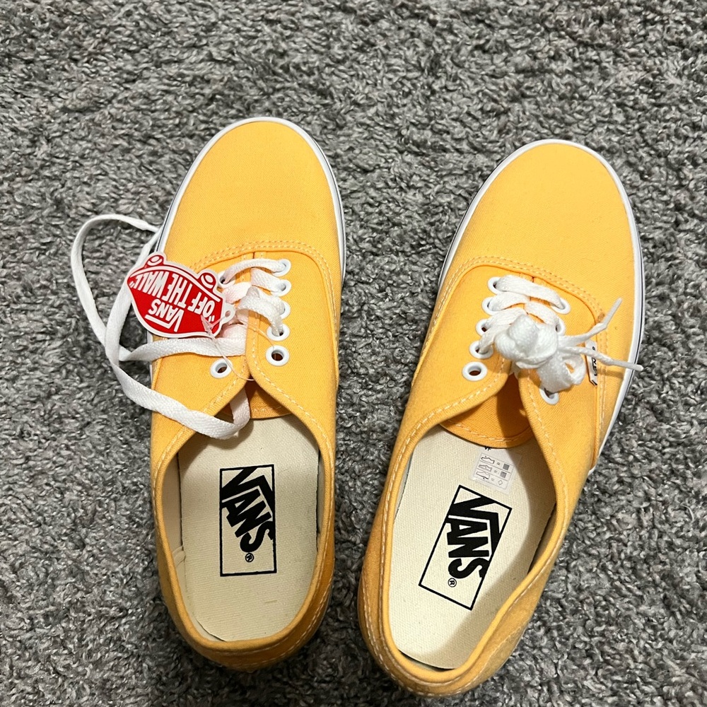 VANS - Picture 3 of 4